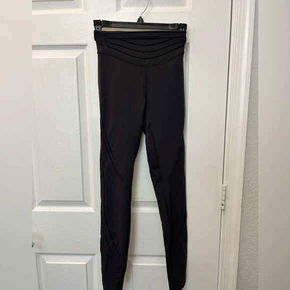 Lululemon Get in Line Super-High-Rise tight 28” size 4 black - Picture 5 of 8